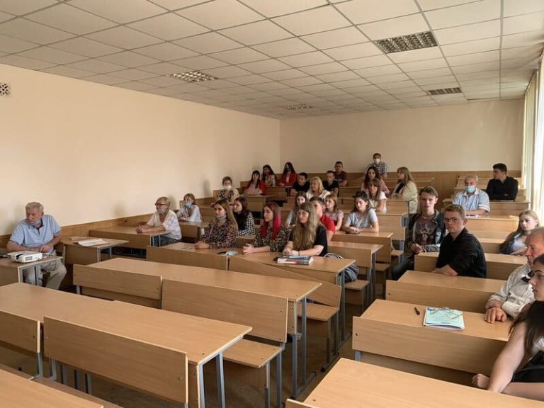 10 вересня 2020р. к.е.н, доцент, завідувач кафедри економіки і фінансів Петренко Микола Ілліч провів майстер-клас: «Формування лідера у сучасному підприємництві та організації бізнесу».