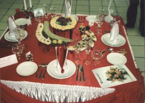 Restoranne-obsluhovuvannya-1-300x214