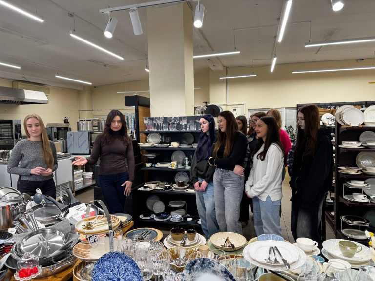 НАВЧАЛЬНА ЕКСКУРСІЯ ДО КОМПАНІЇ «АВАЛАКС»