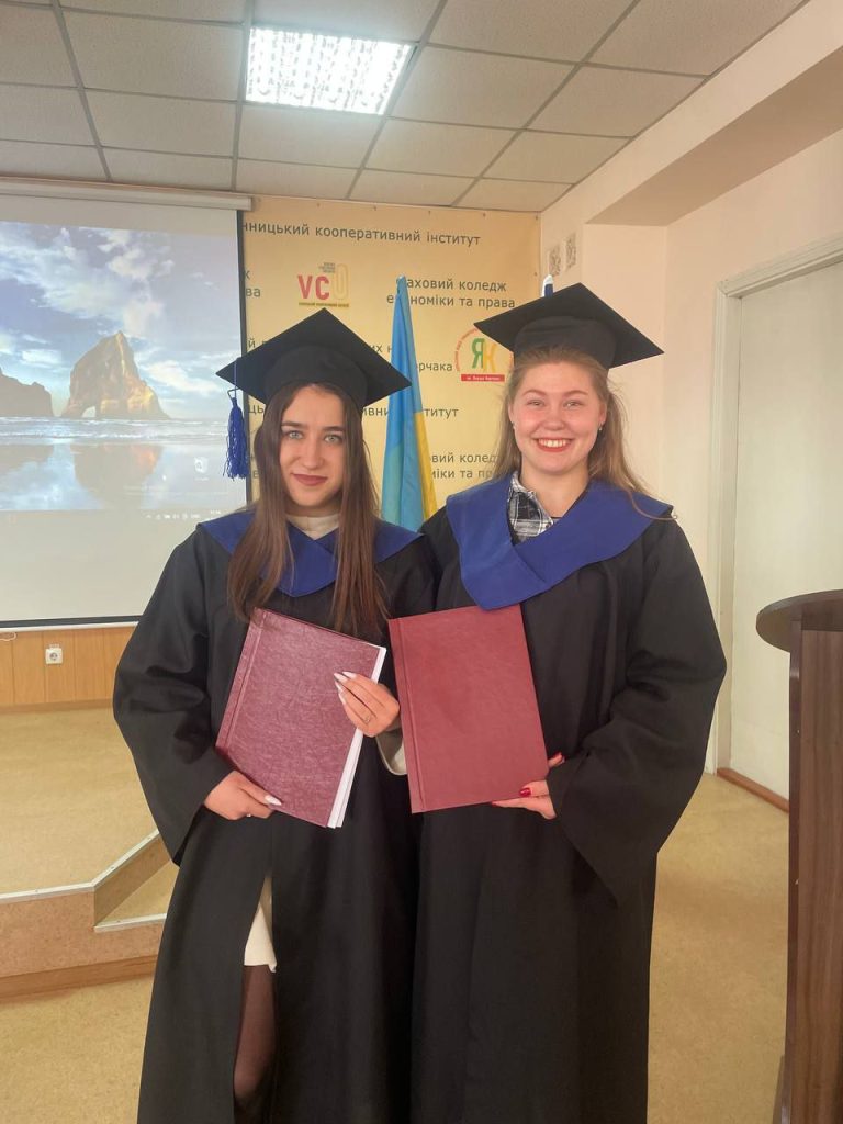 photo_5256101520409826579_y