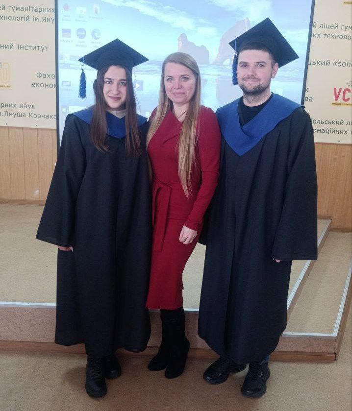 photo_5256101520409826582_y