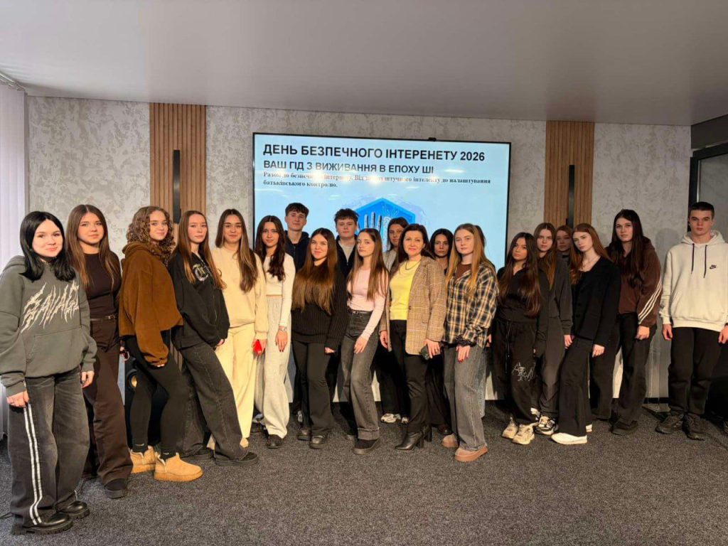 photo_5256101520409826990_y