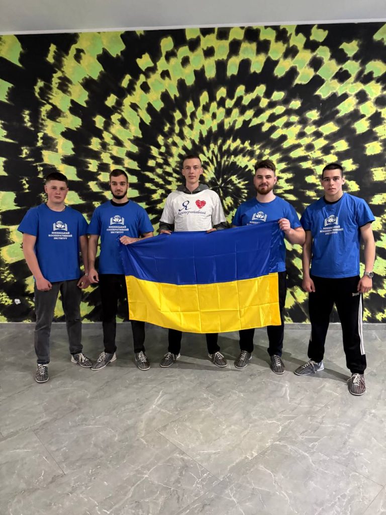 🥈 Щиро вітаємо команду Вінницького кооперативного інституту із почесним 2 місцем!