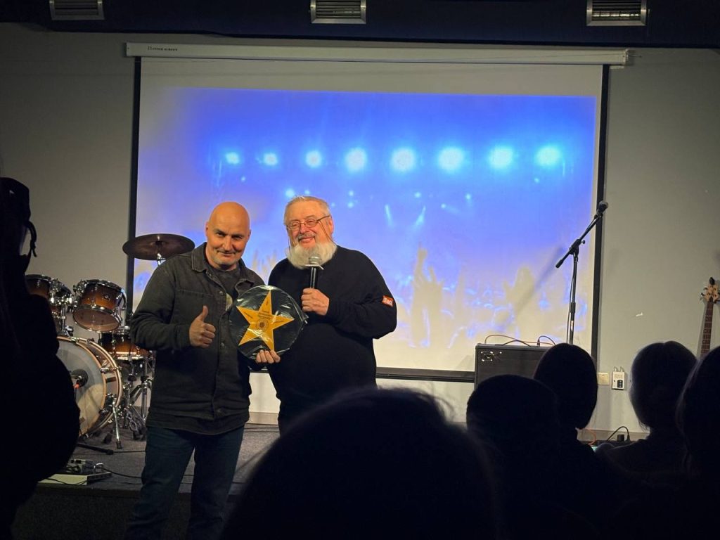 0-02-05-d20f1a6a62bc415a8d4356c5899d94ea3c35217ba575adbd493324460f1a4574_a062cd031457e3db