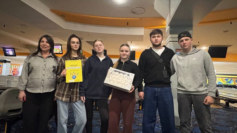 🎳 Активна молодь — здорове майбутнє!